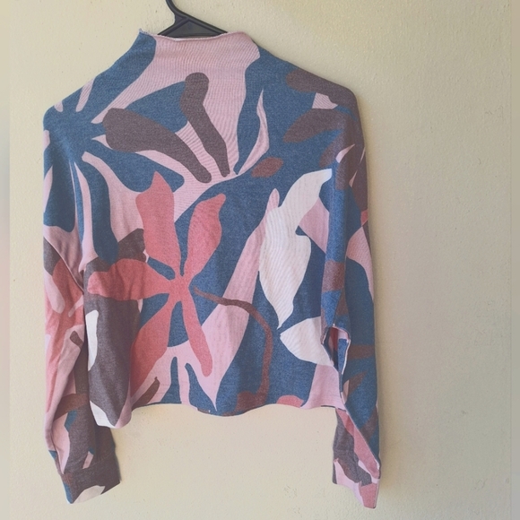Chaser Brand Sweatshirt Pullover Abstract floral printed Size S - Picture 5 of 6